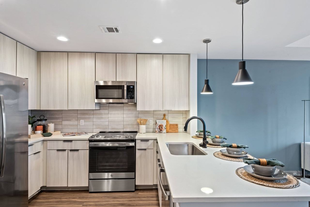 Bell Uptown Charlotte - Photo 2 of 34