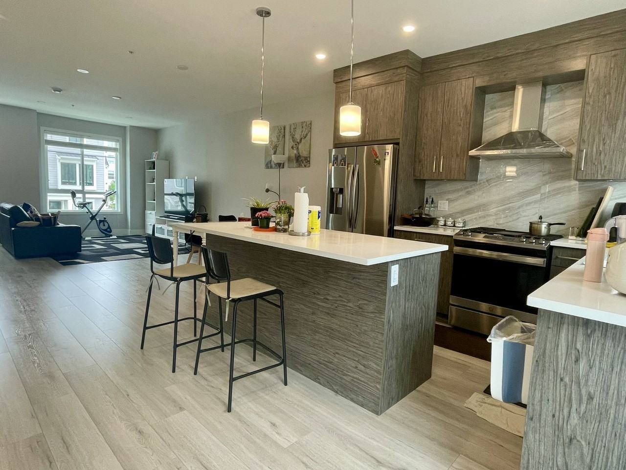 20155 84 Avenue - Photo 7 of 17