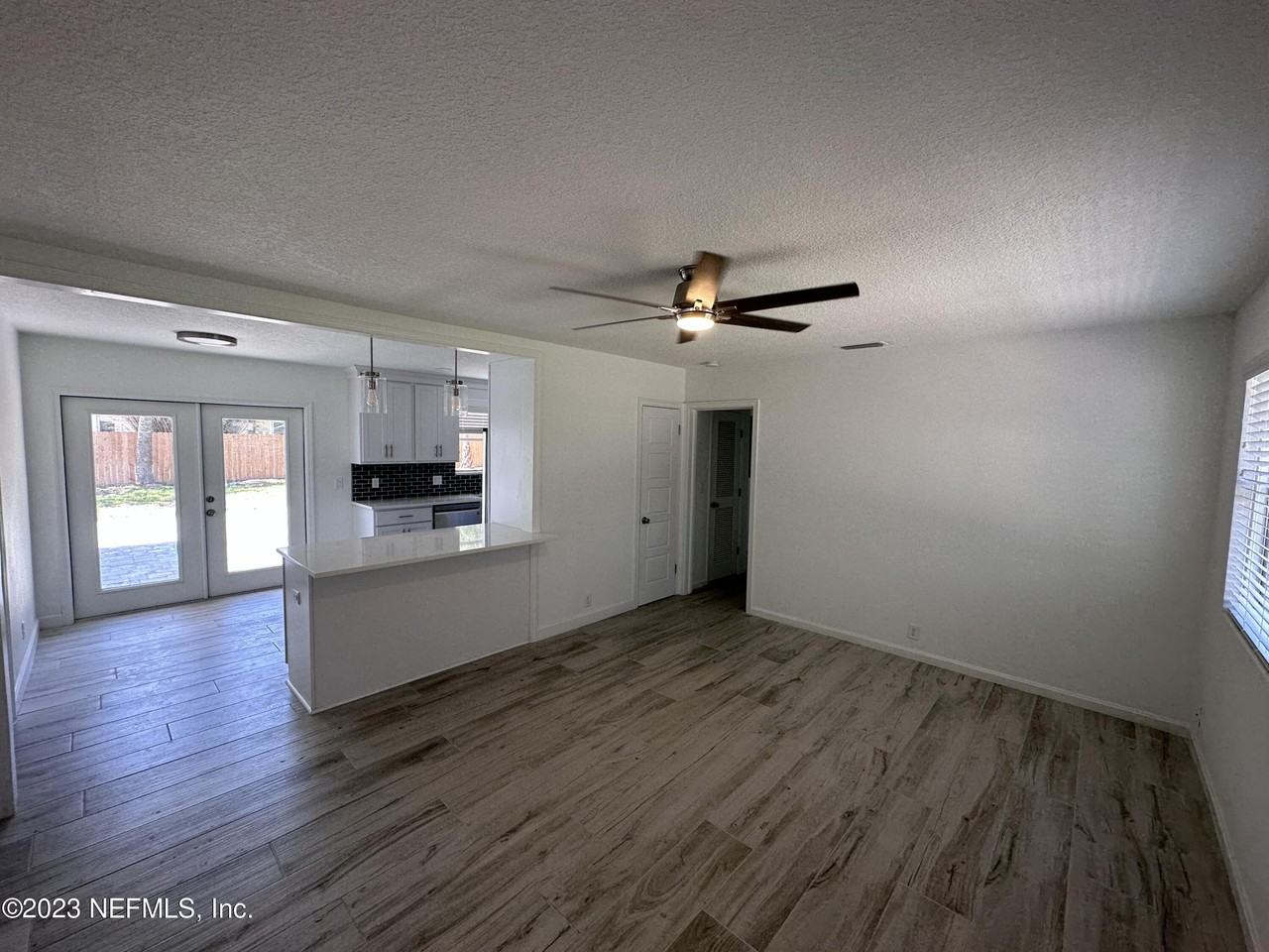 511 Davis St - Photo 2 of 27