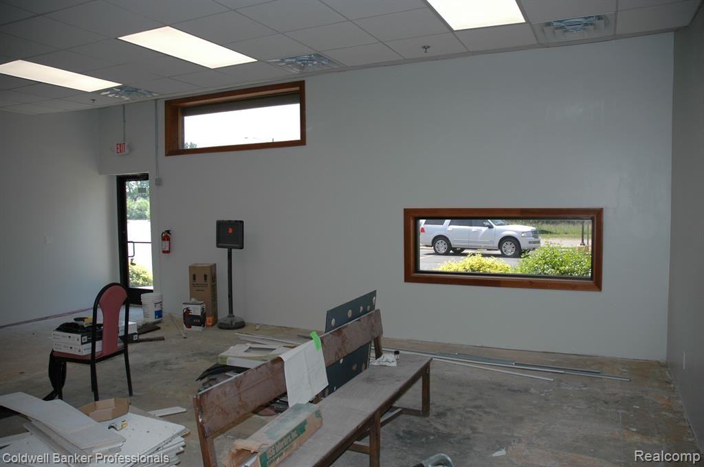 323 E Genesee St Unit 323 - Photo 3 of 5