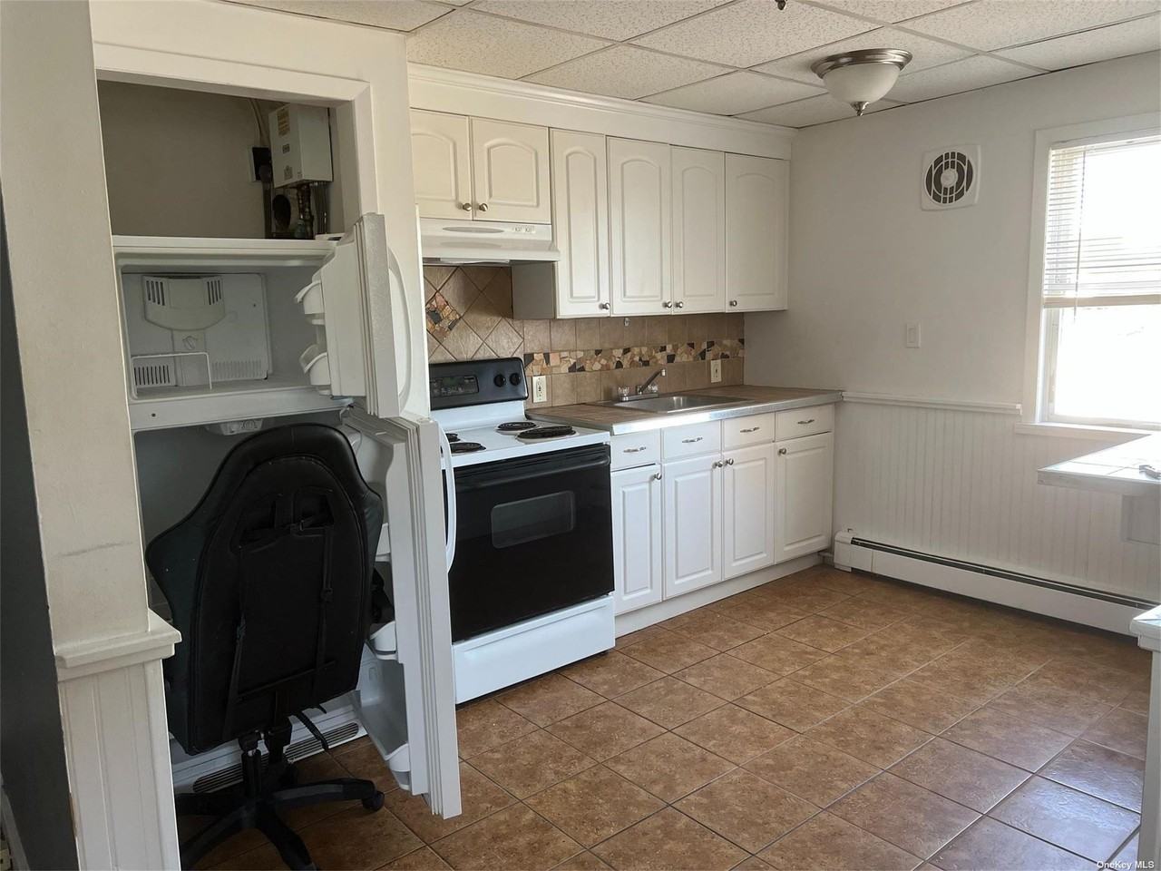 2721 Grand Ave - Photo 2 of 12