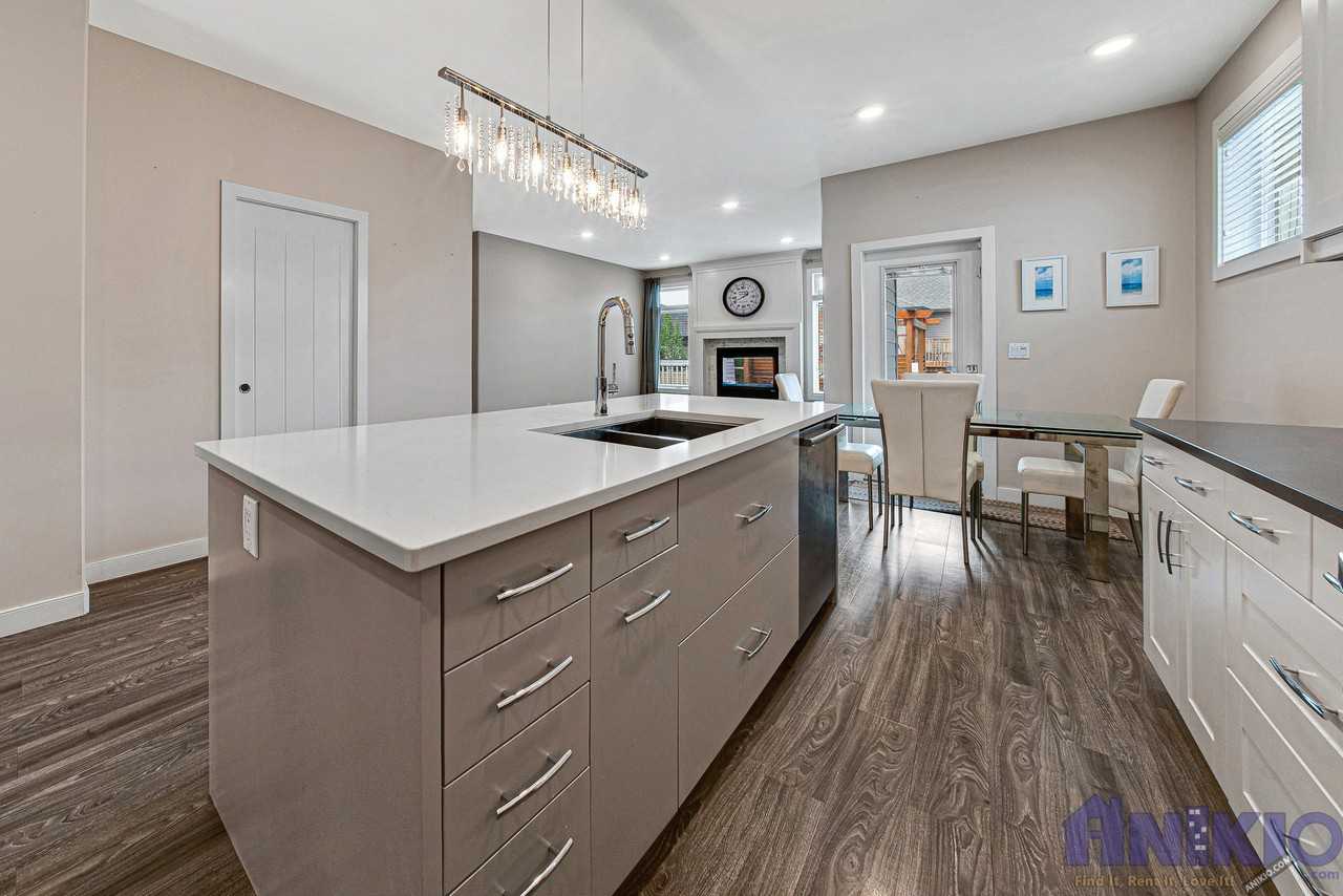 3 Bedroom + Bonus Room House in Evergreen Apartments 914 Kloppenburg Cres, Saskatoon, SK S7W