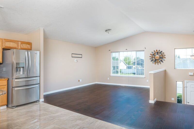 7920 Chehalis Dr - Photo 2 of 11