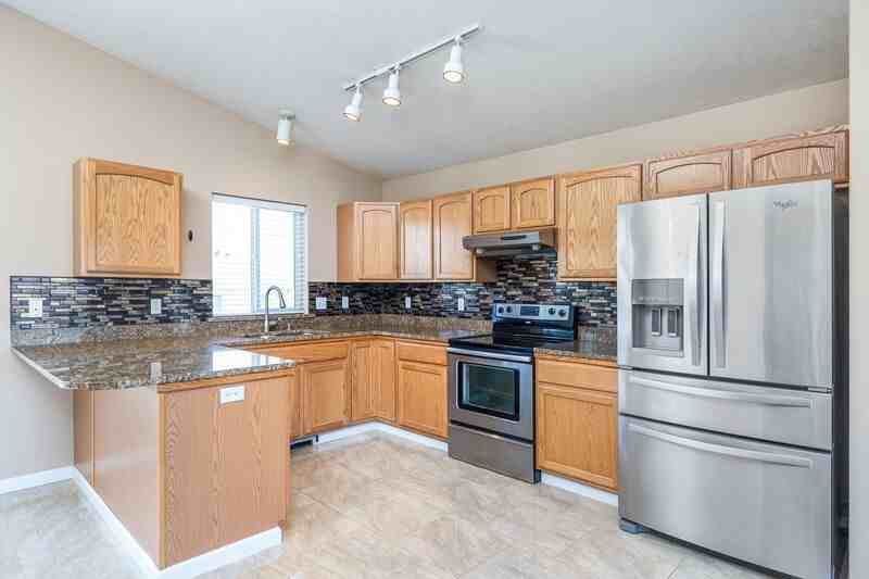7920 Chehalis Dr - Photo 3 of 11