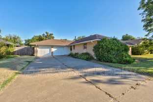 3105 W Britton Rd - Photo 1 of 1