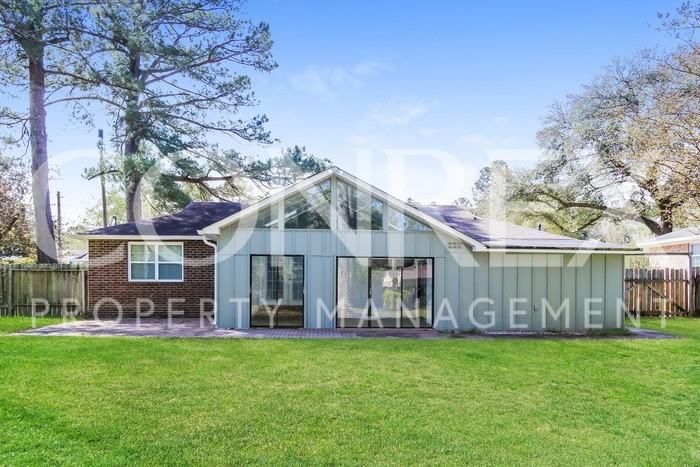 4022 Whispering Pines Rd S - Photo 3 of 4