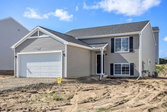 8469 W Sturtevant Ave - Photo 2 of 19