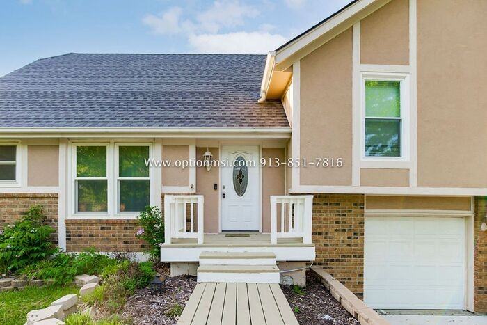 1016 E Piatt Ln - Photo 3 of 30