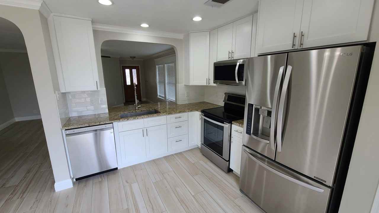 2926 Donnell Dr #NA - Photo 2 of 25