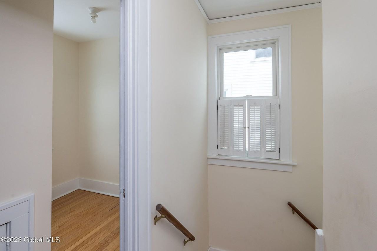 39 Pinewood Ave #NA - Photo 2 of 19