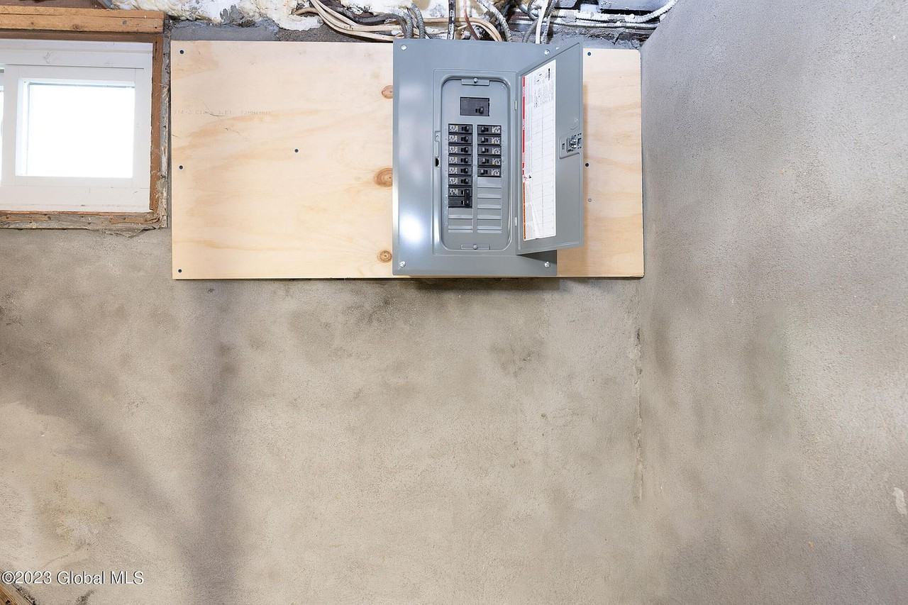 39 Pinewood Ave #NA - Photo 3 of 19