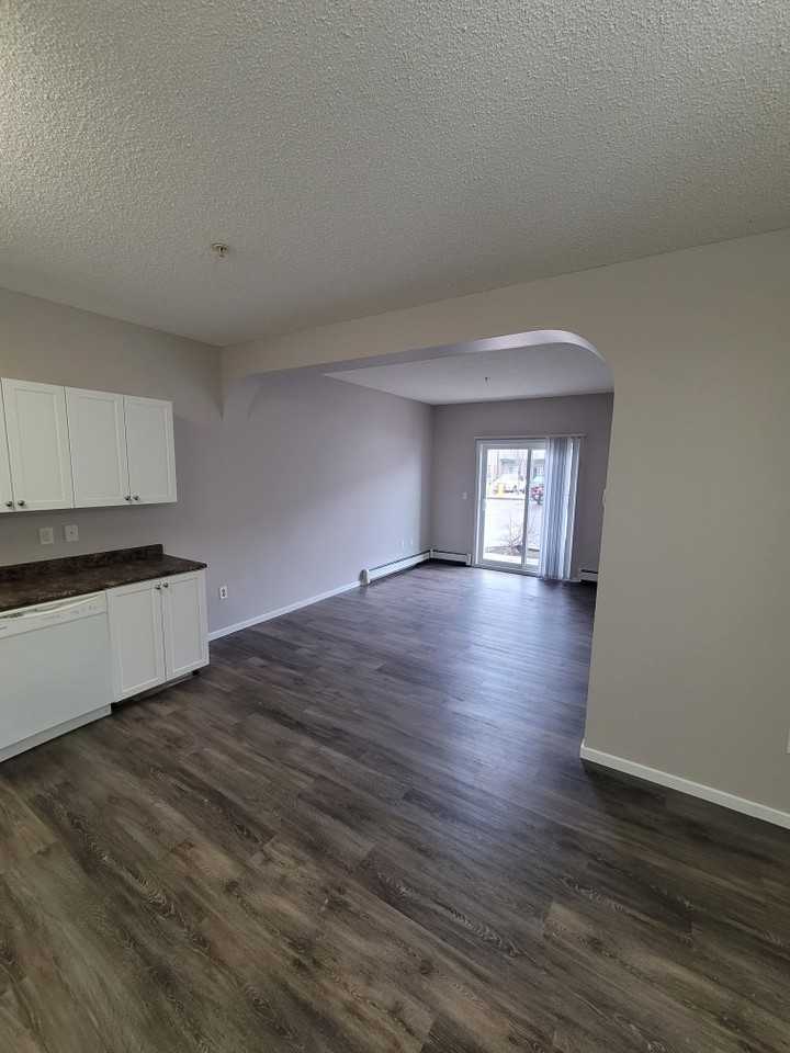 Tamarack Manor - Photo 3 of 50