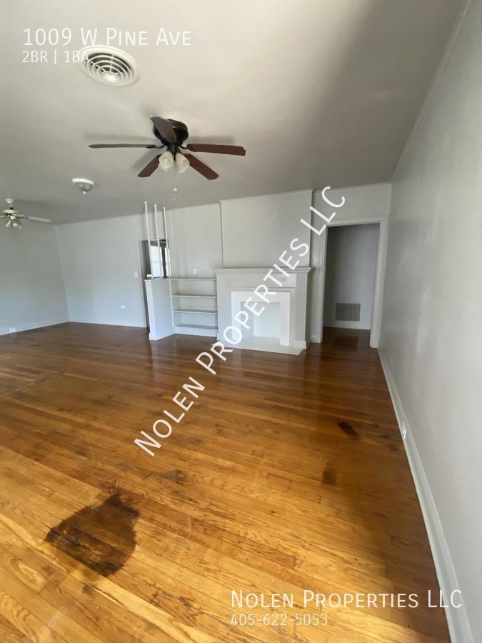 1009 W Pine Ave #1 - Photo 3 of 15