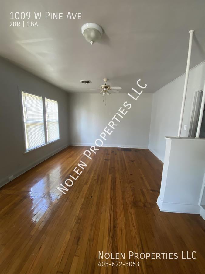 1009 W Pine Ave #1 - Photo 5 of 15