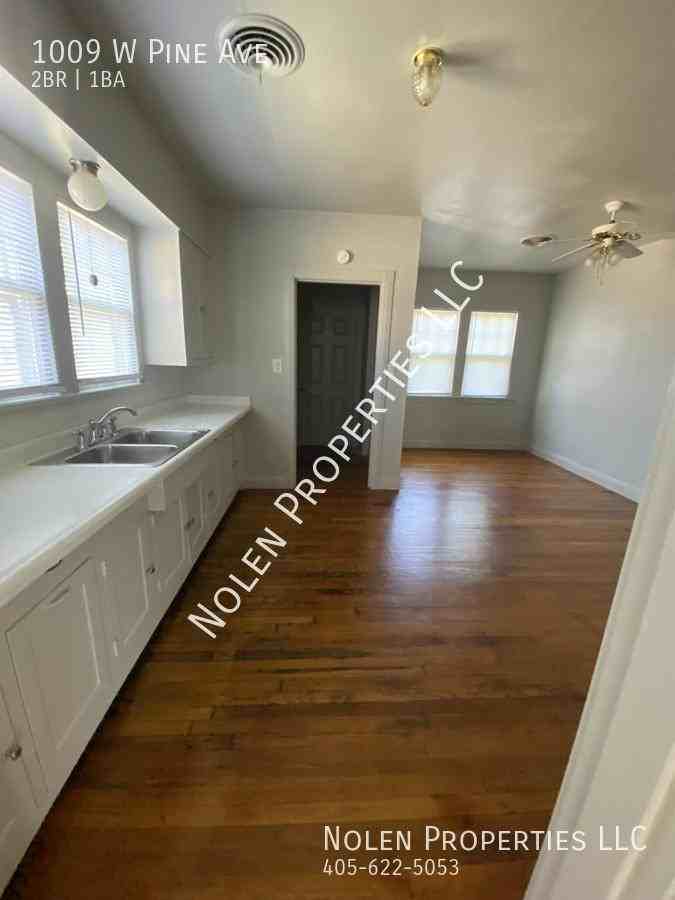 1009 W Pine Ave #1 - Photo 6 of 15