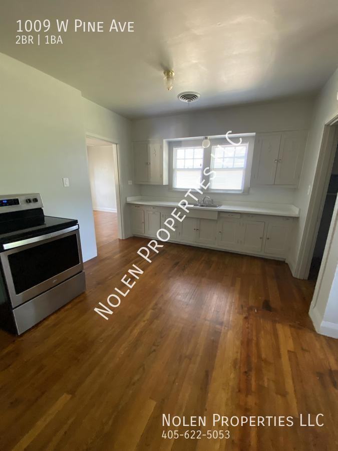1009 W Pine Ave #1 - Photo 7 of 15