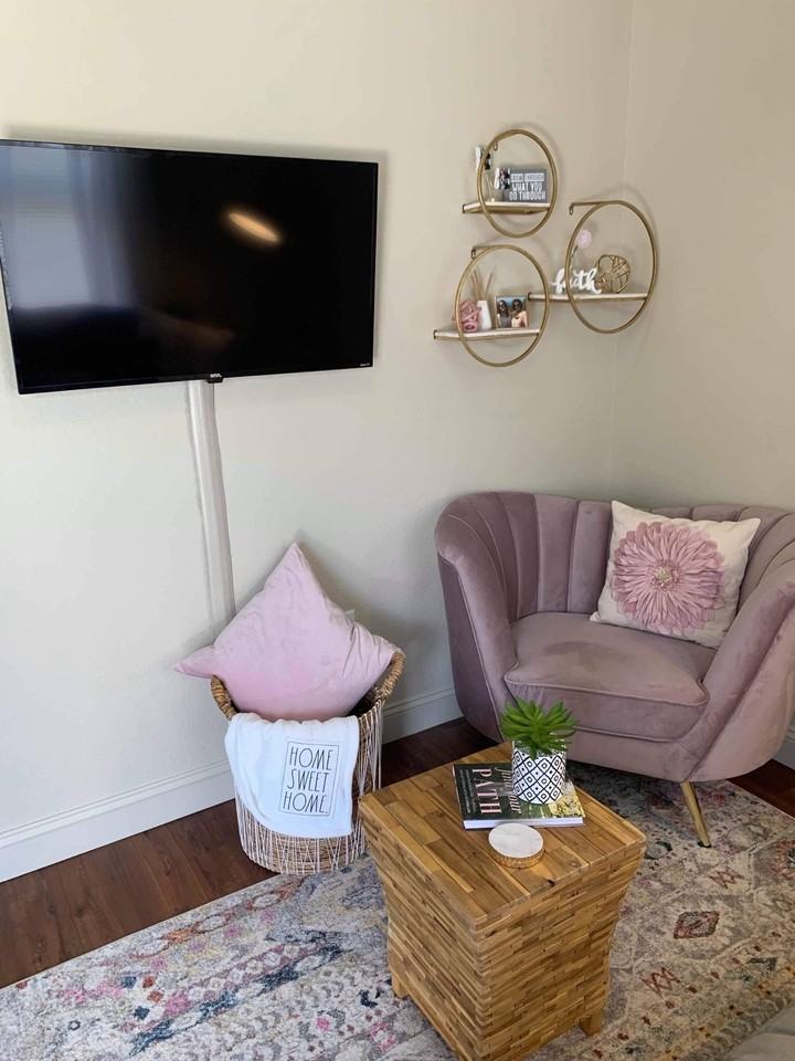 E Blvd Ne #10 - Photo 2 of 13