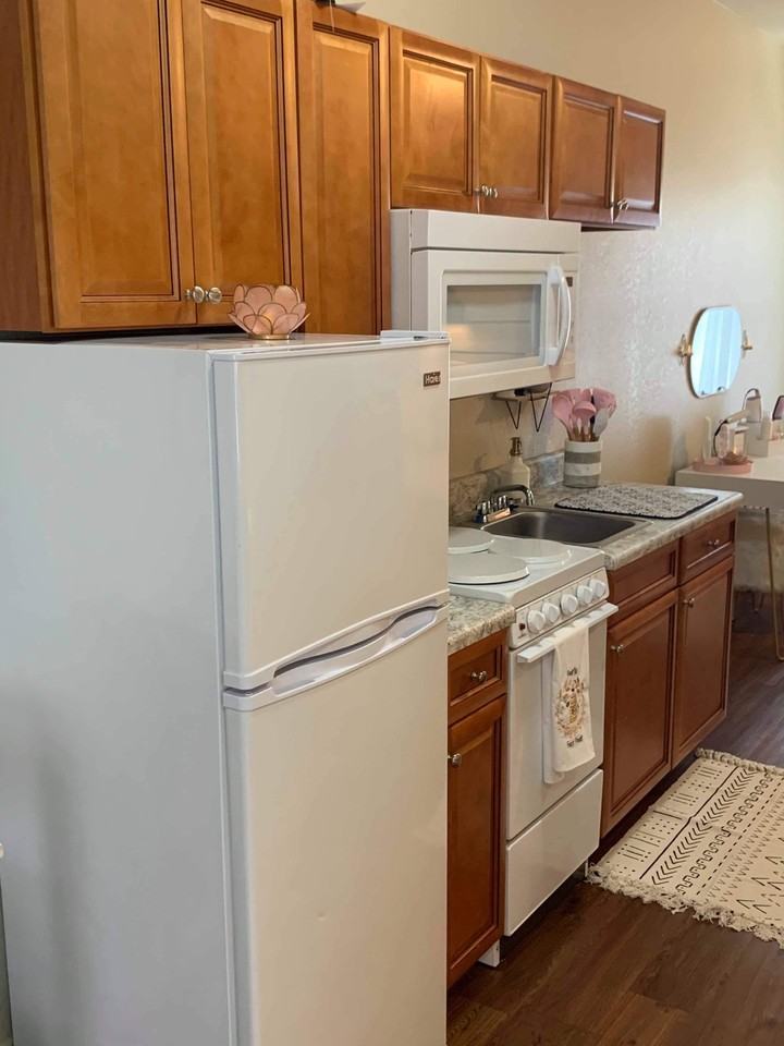 E Blvd Ne #10 - Photo 3 of 13