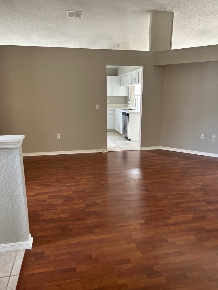 57 Saint Kitts Cir #1 - Photo 6 of 10