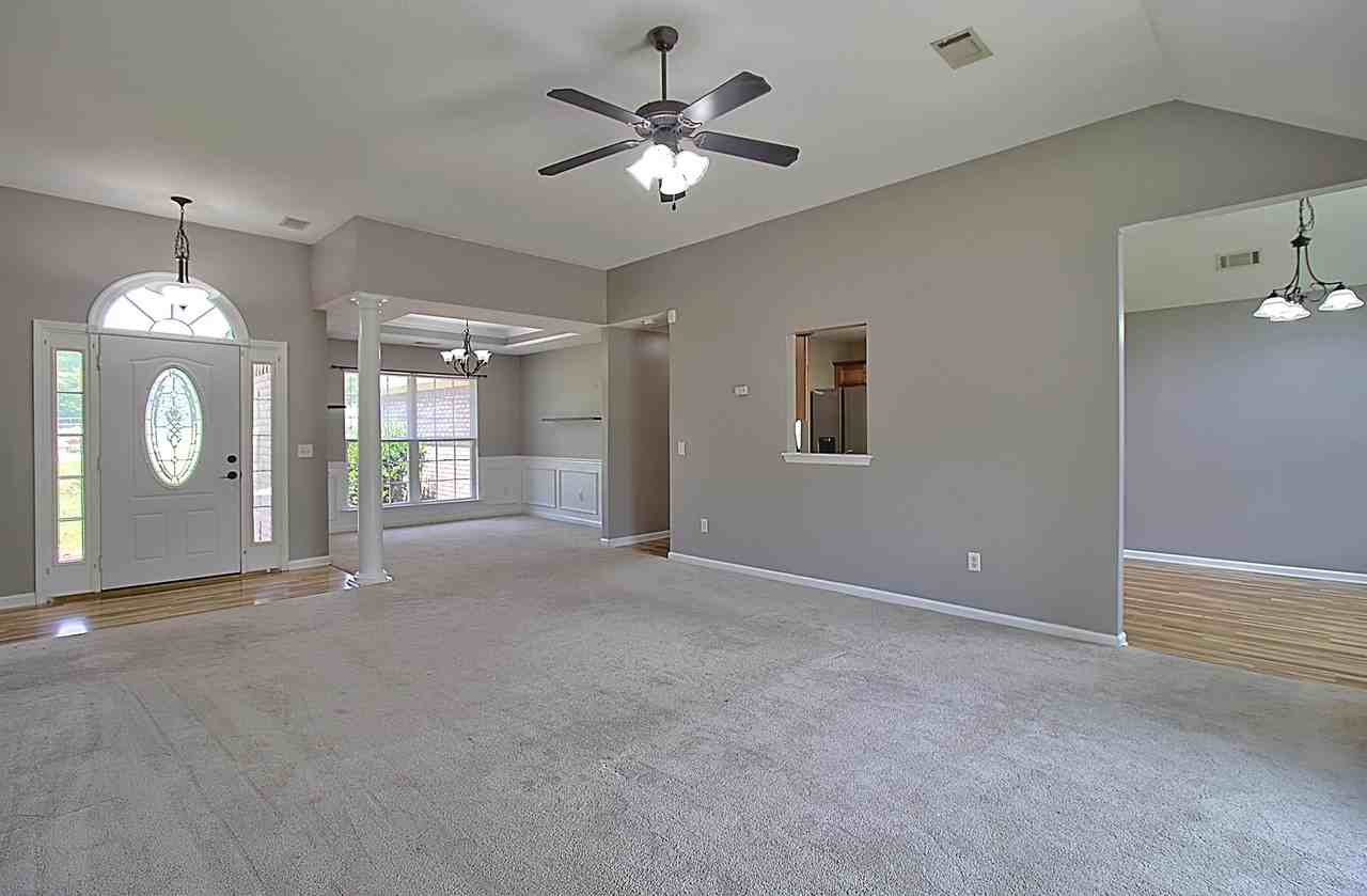 403 E Banks St #1 - Photo 6 of 25