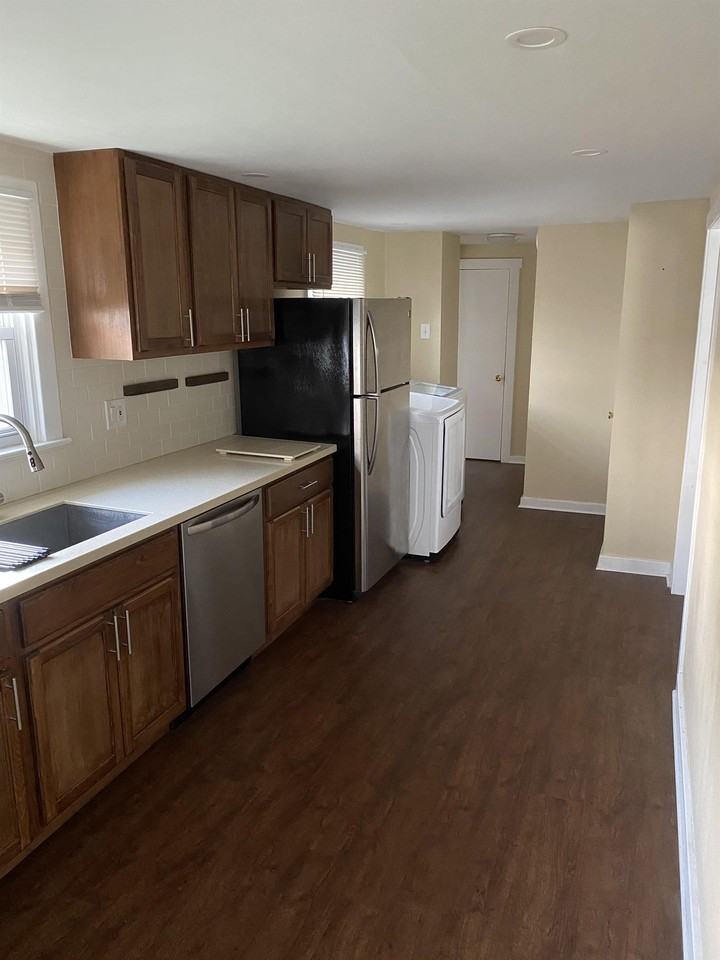 1234 E Philadelphia Ave #1 - Photo 2 of 11