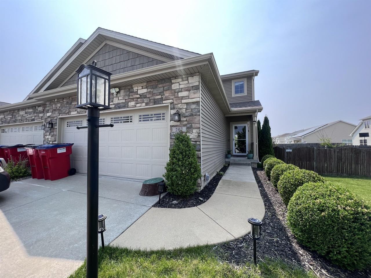 207 Tickseed - 1 #1 - Photo 2 of 10