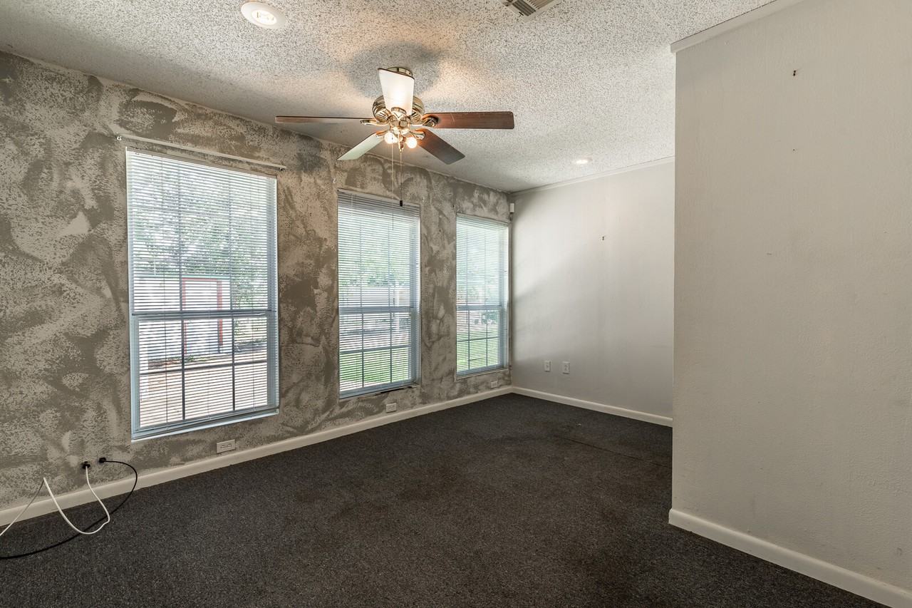 113 County Road 1604 #B - Photo 3 of 22