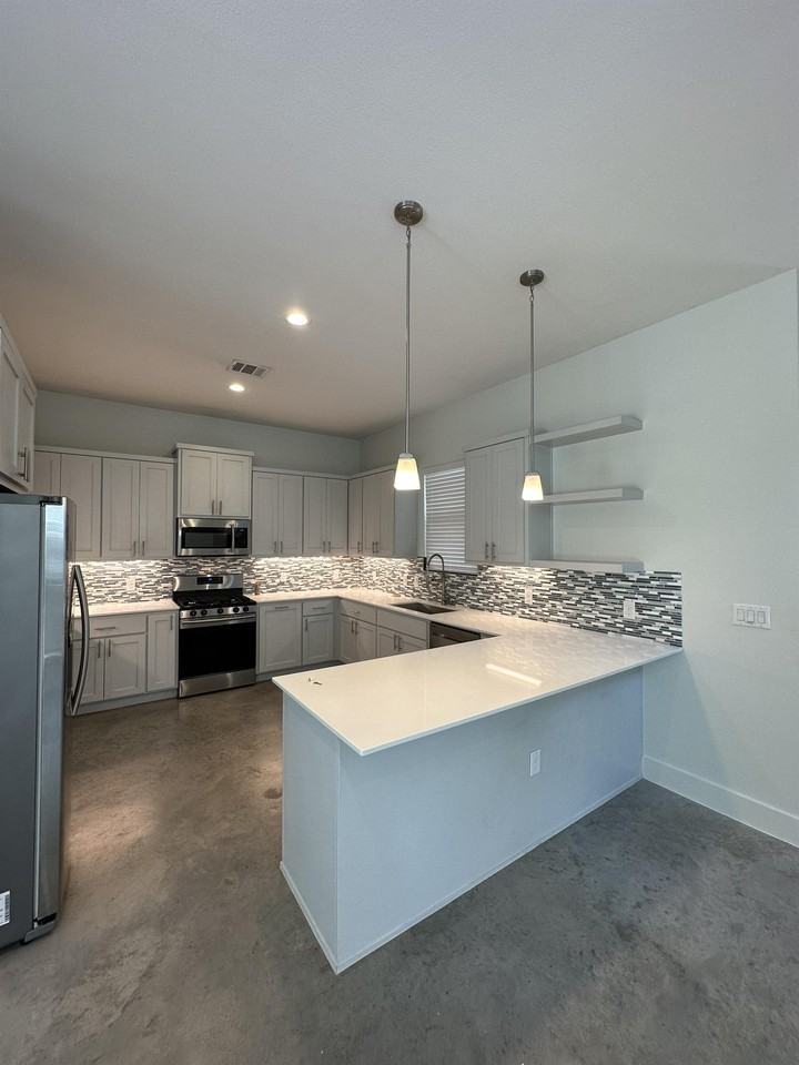 7208 Carver Ave #1 - Photo 3 of 10