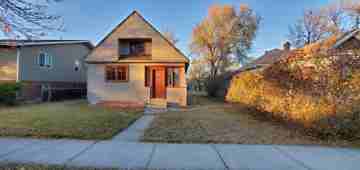 featured image of 107 1/2 Custer Ave