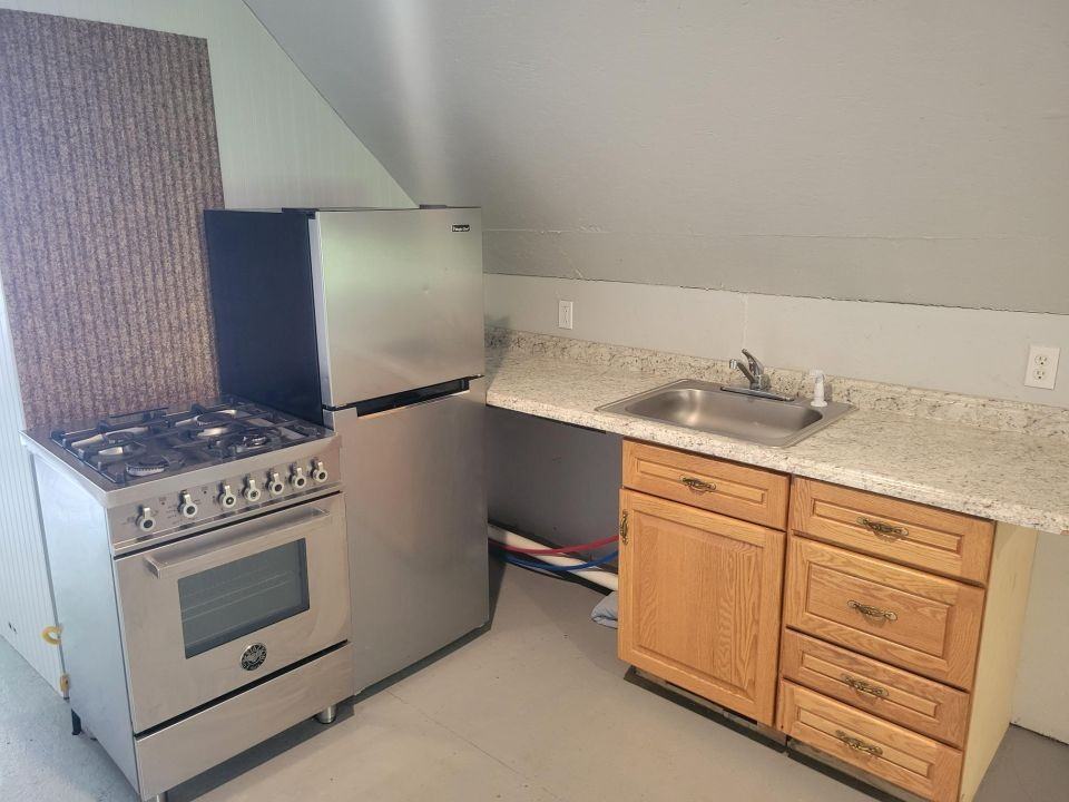 107 1/2 Custer Ave - Photo 5 of 7