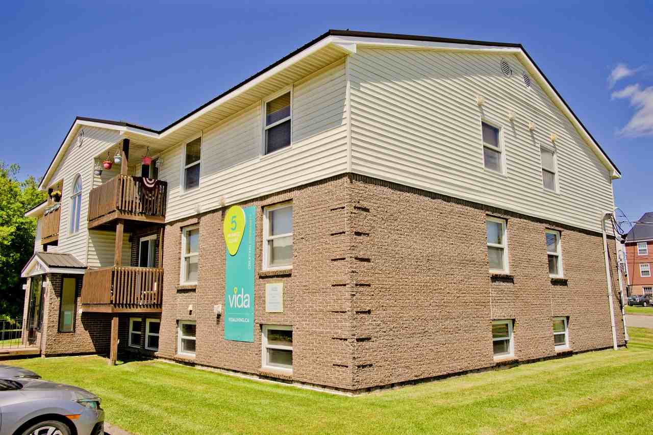 5 Munroe Court - Photo 2 of 2