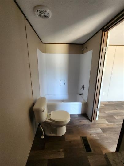 2739 E 11th Ct - Photo 3 of 9