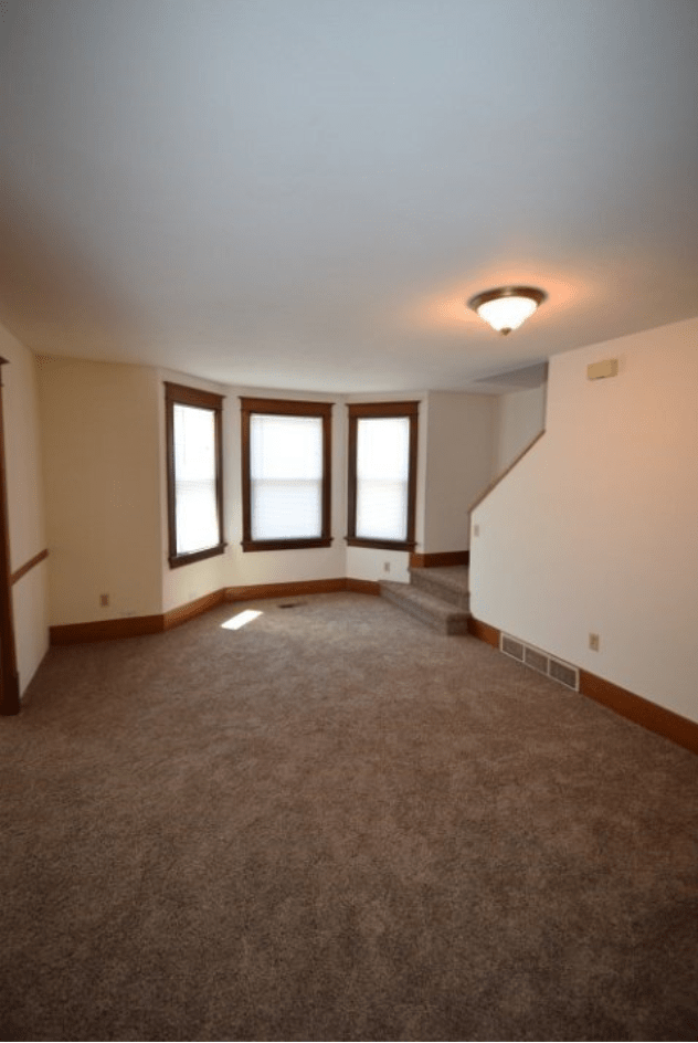 129 N Main St - Photo 3 of 7