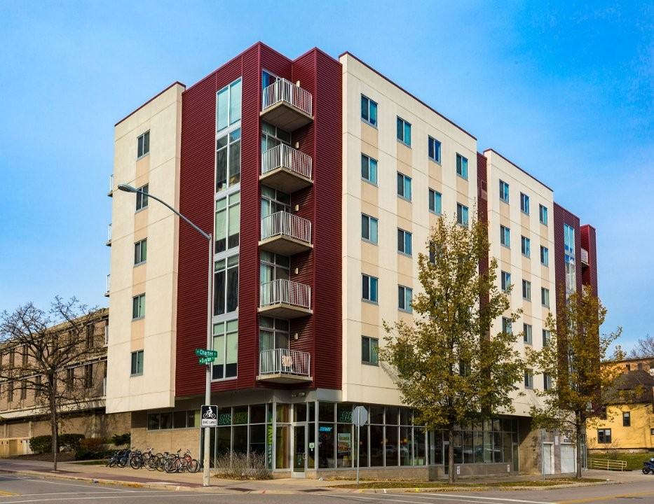 210 N Charter - Photo 2 of 31