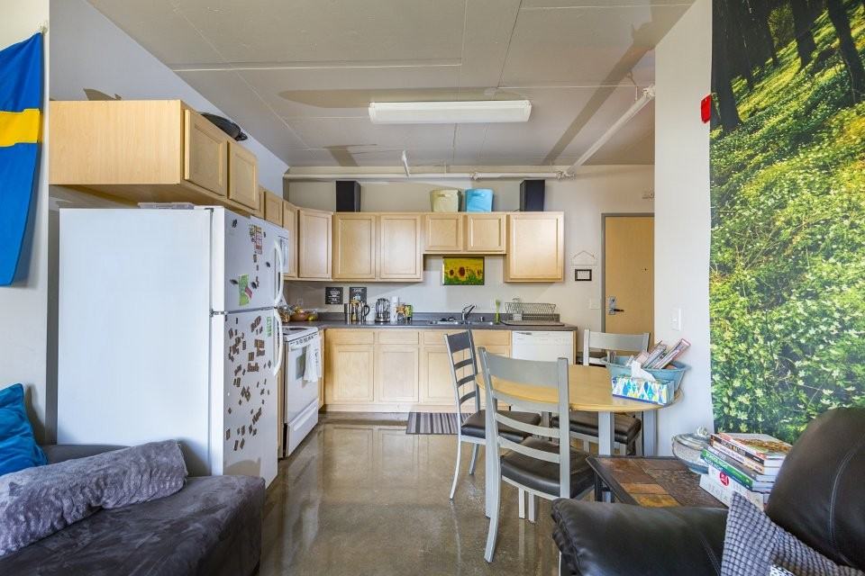 210 N Charter - Photo 3 of 31