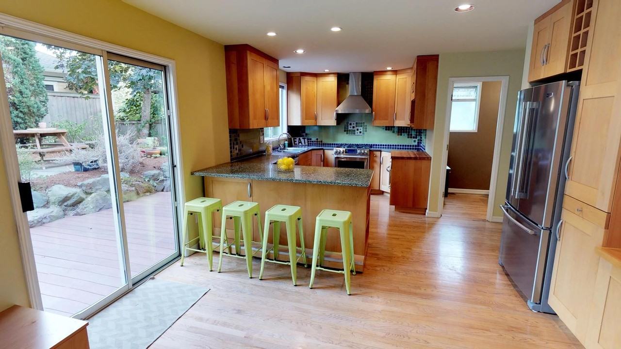 Private Bedroom in Phinney Ridge Home With Beautifully