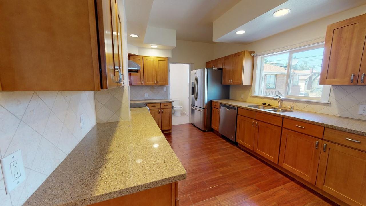 Private Bedroom in Spacious North Beacon Hill Home With Lovely Backyard Apartments 2807 18th