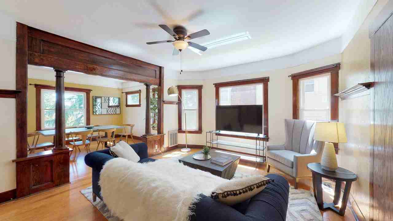 Private Bedroom in Spacious North Beacon Hill Home With Lovely Backyard