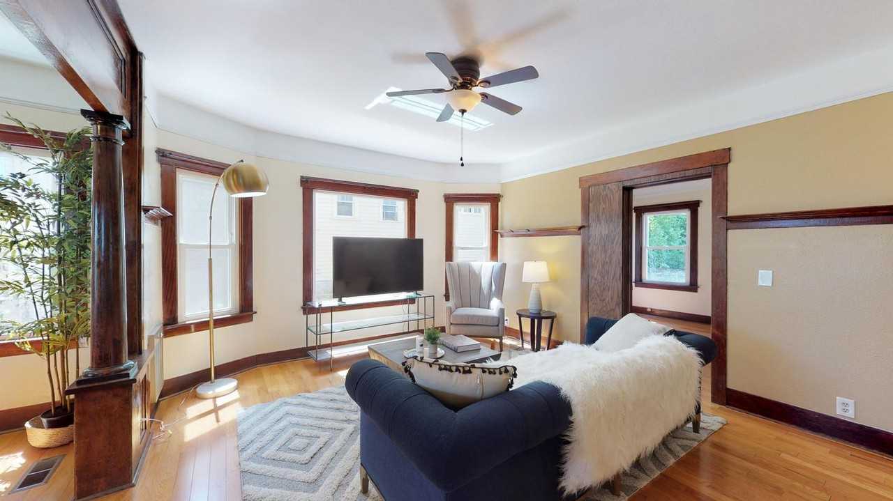 Private Bedroom in Spacious North Beacon Hill Home With Lovely Backyard