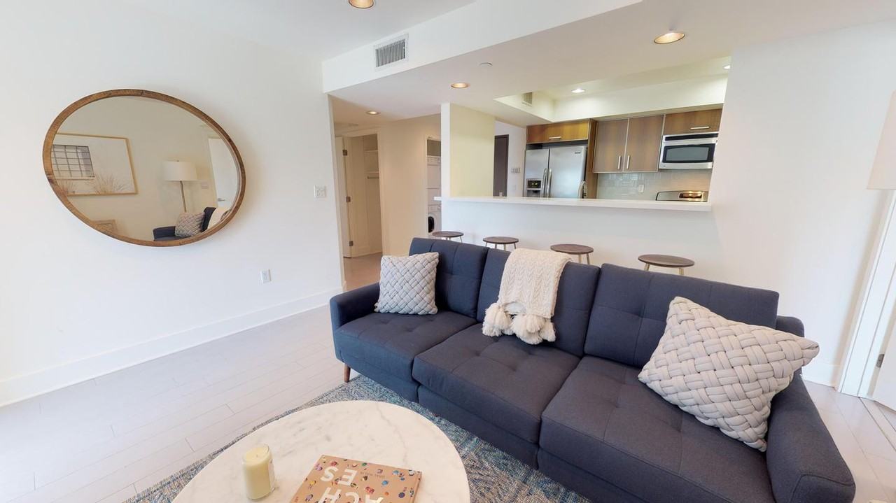 Private Bedroom in Wonderful West LA Apartment Off Santa Monica Blvd