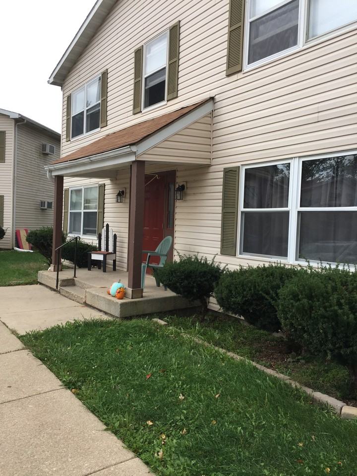 Countryside Manor Apartments - Photo 2 of 3