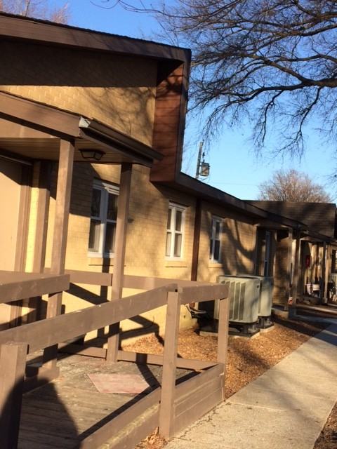 Hoyleton Park Apartments - Photo 2 of 5