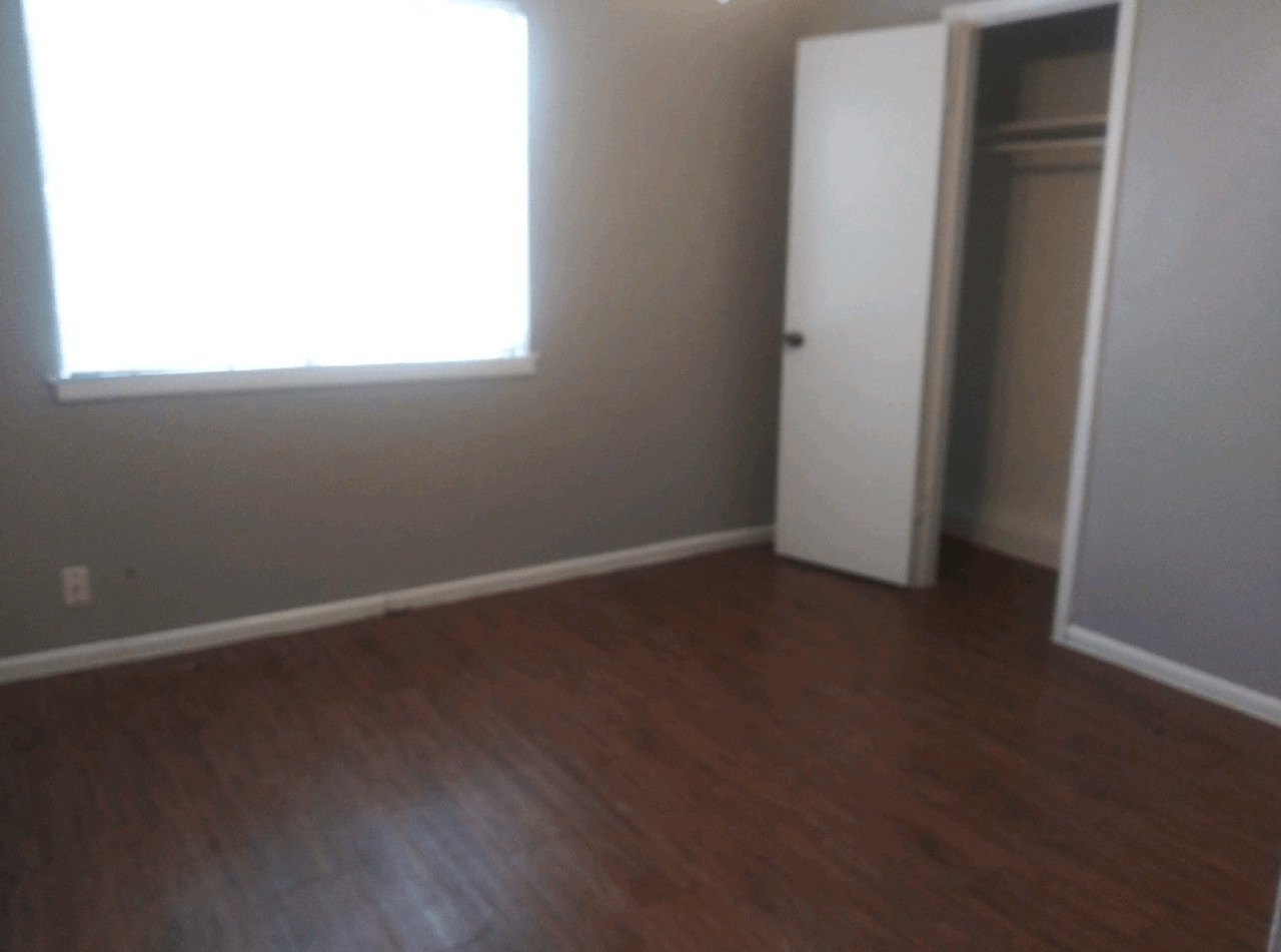 Brookview Duplexes - Photo 5 of 12