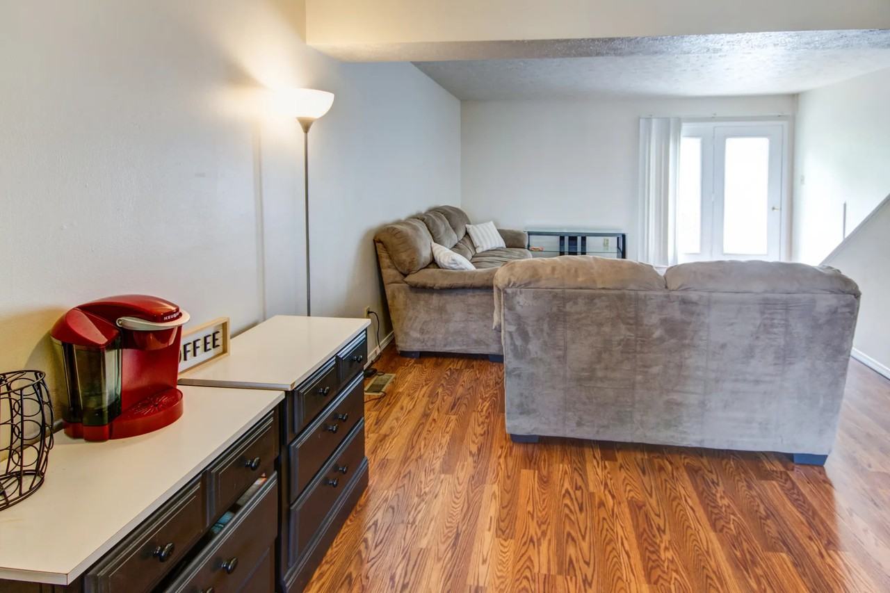 Townhouses On Tenth - Photo 5 of 31