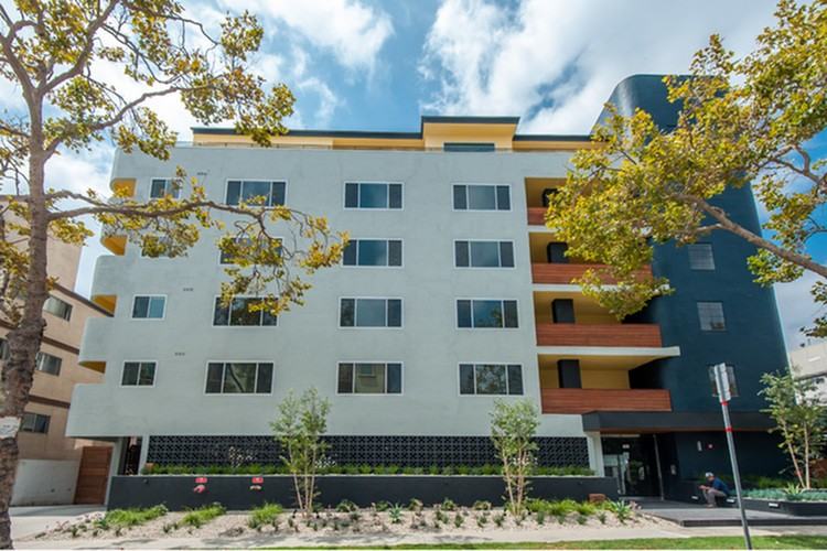 131 South Maple Drive - Photo 4 of 50