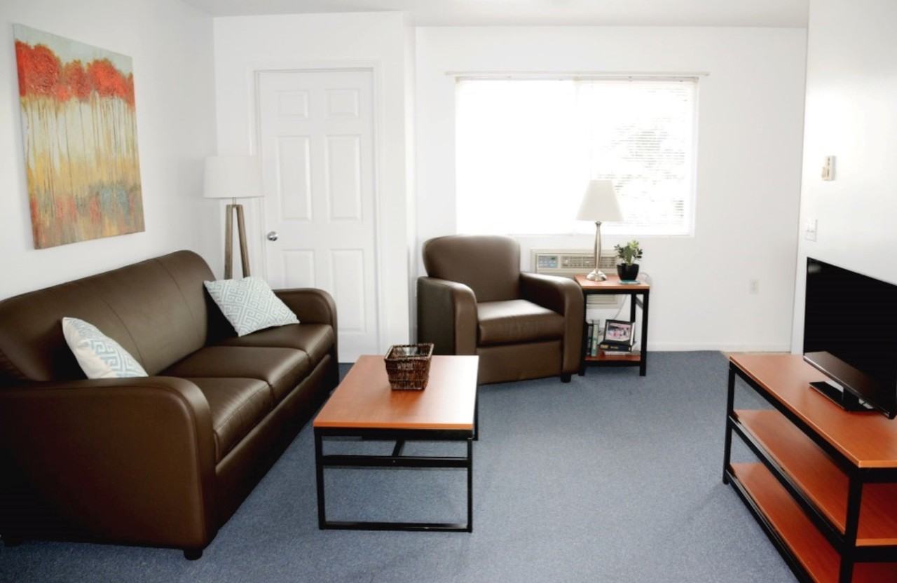 Jamestown Apartments - Photo 4 of 9