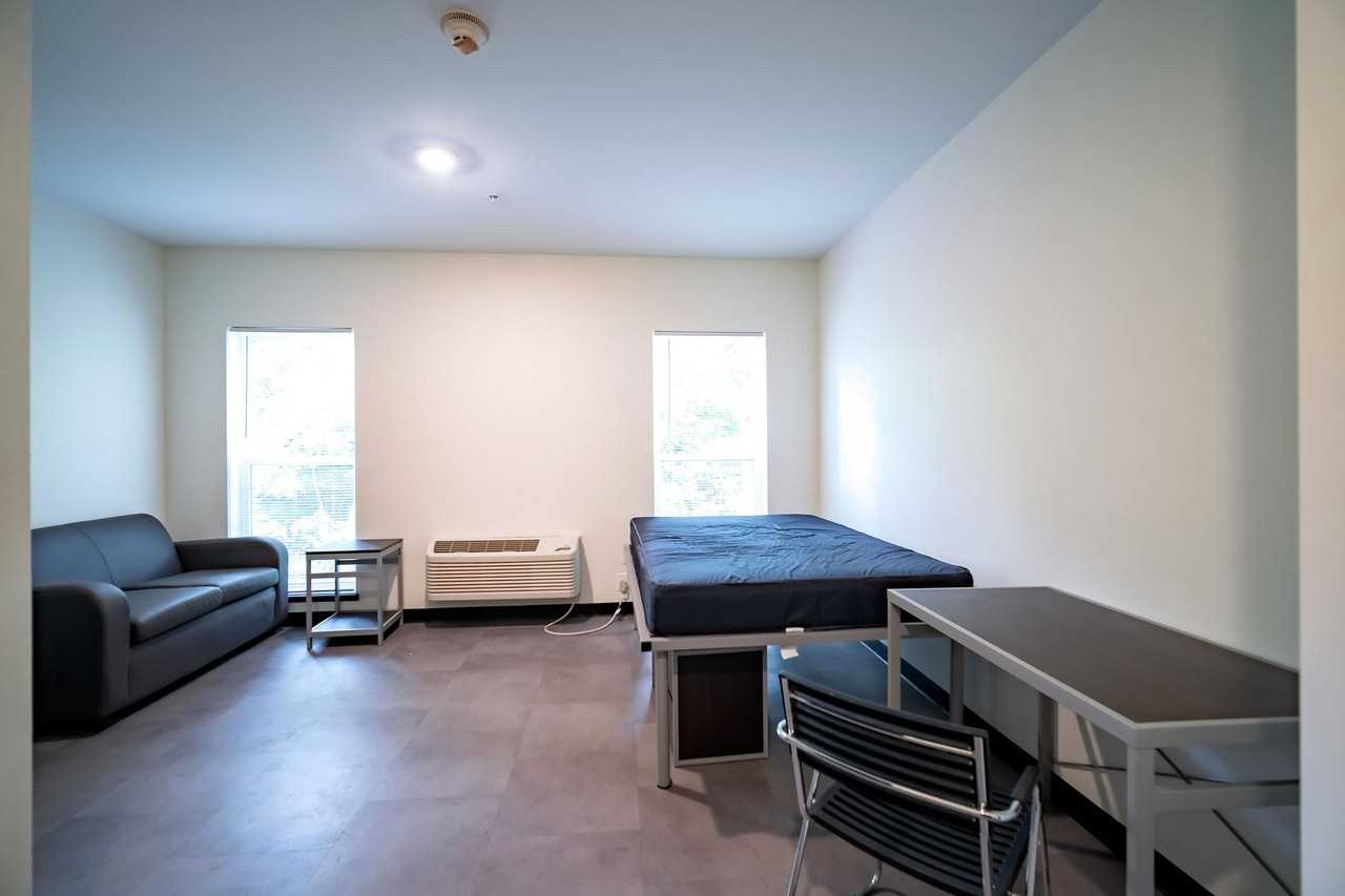 3 Square - Photo 7 of 50