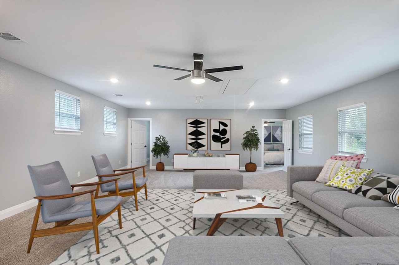 Spacious & renovated Preston Hollow home with big backyard Apartments