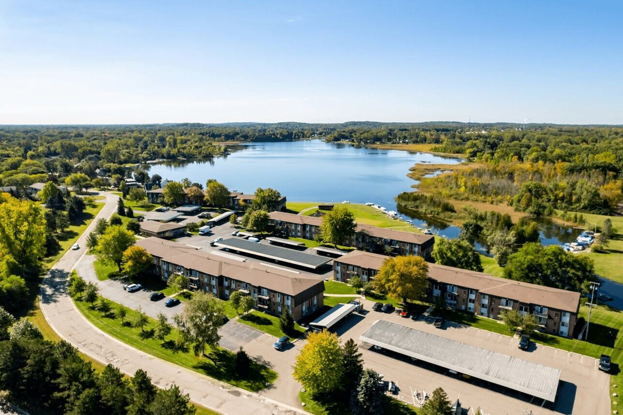 Greens Lake Apartments - Photo 5 of 46