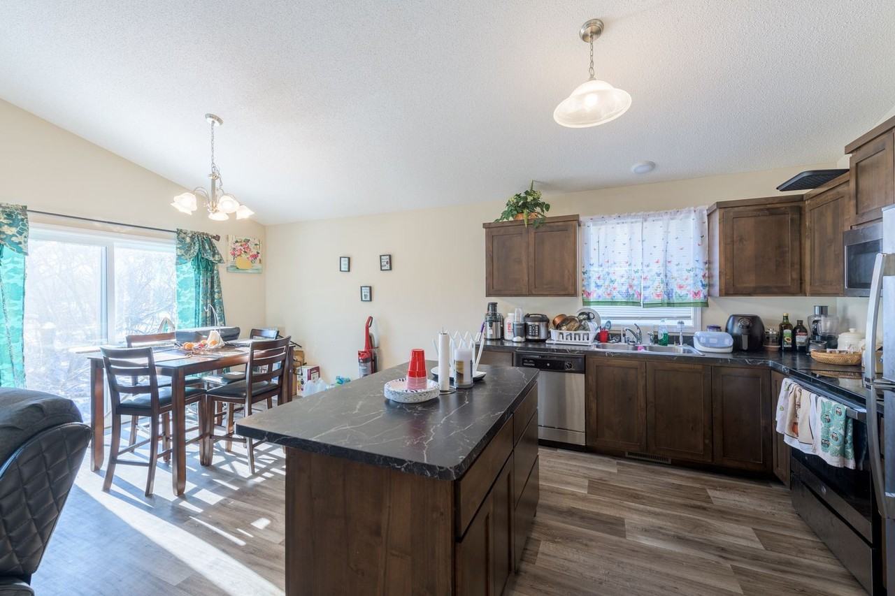 30516 Revere Ave - Photo 3 of 21